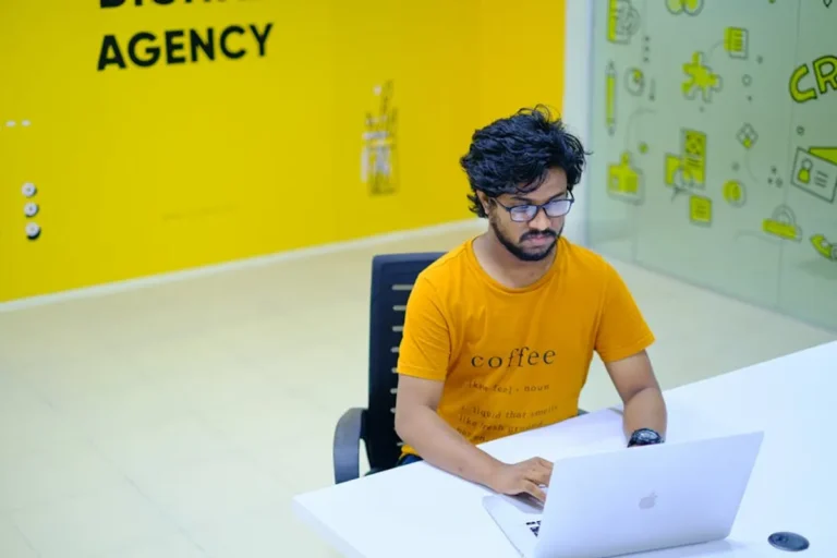 A fresh angle on structurespy.com for crypto education and blockchain trends websites