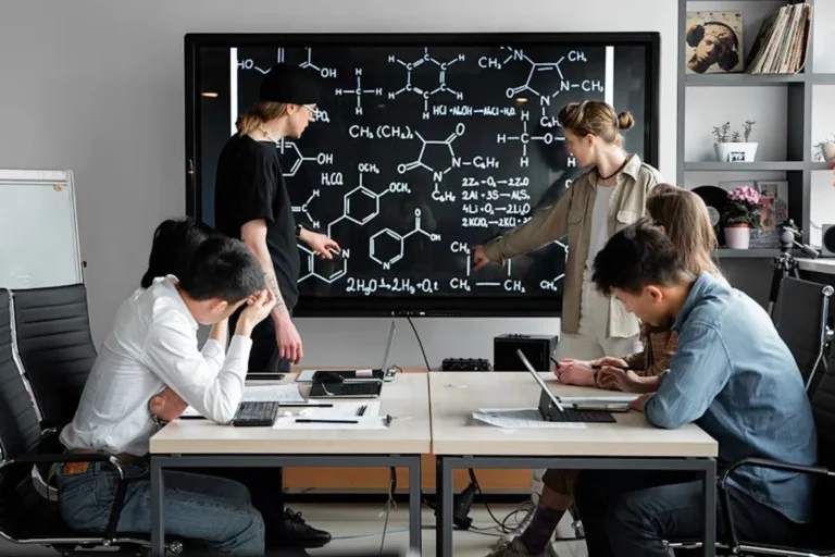 How to Research Schools by City, Curriculum, and Fees